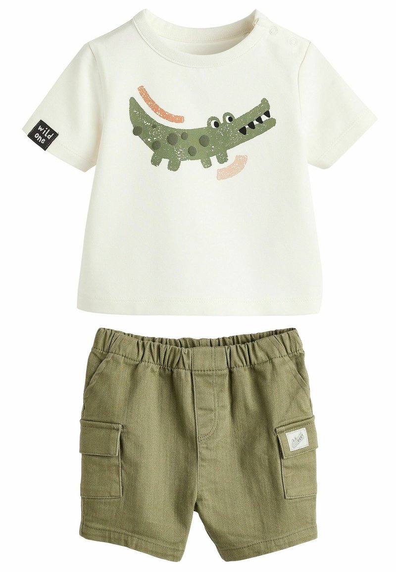 Next 2 PIECE SET- REGULAR FIT - Shorts - sage green croc