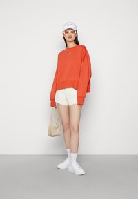 Nike Sportswear CREW - Camisola - mantra orange