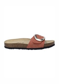 Sandalo infradito con una fascia in suede color ruggine, fibbia circolare metallica, soletta in sughero e suola in gomma nera. Design piatto e aperto davanti.