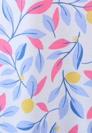 Tissu blanc avec un motif de feuilles bleues et roses, des formes de citron jaunes et de petites fleurs jaunes sur de fines branches bleues.