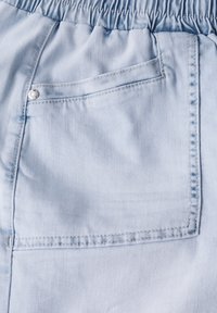 Thumbnail Image 5
