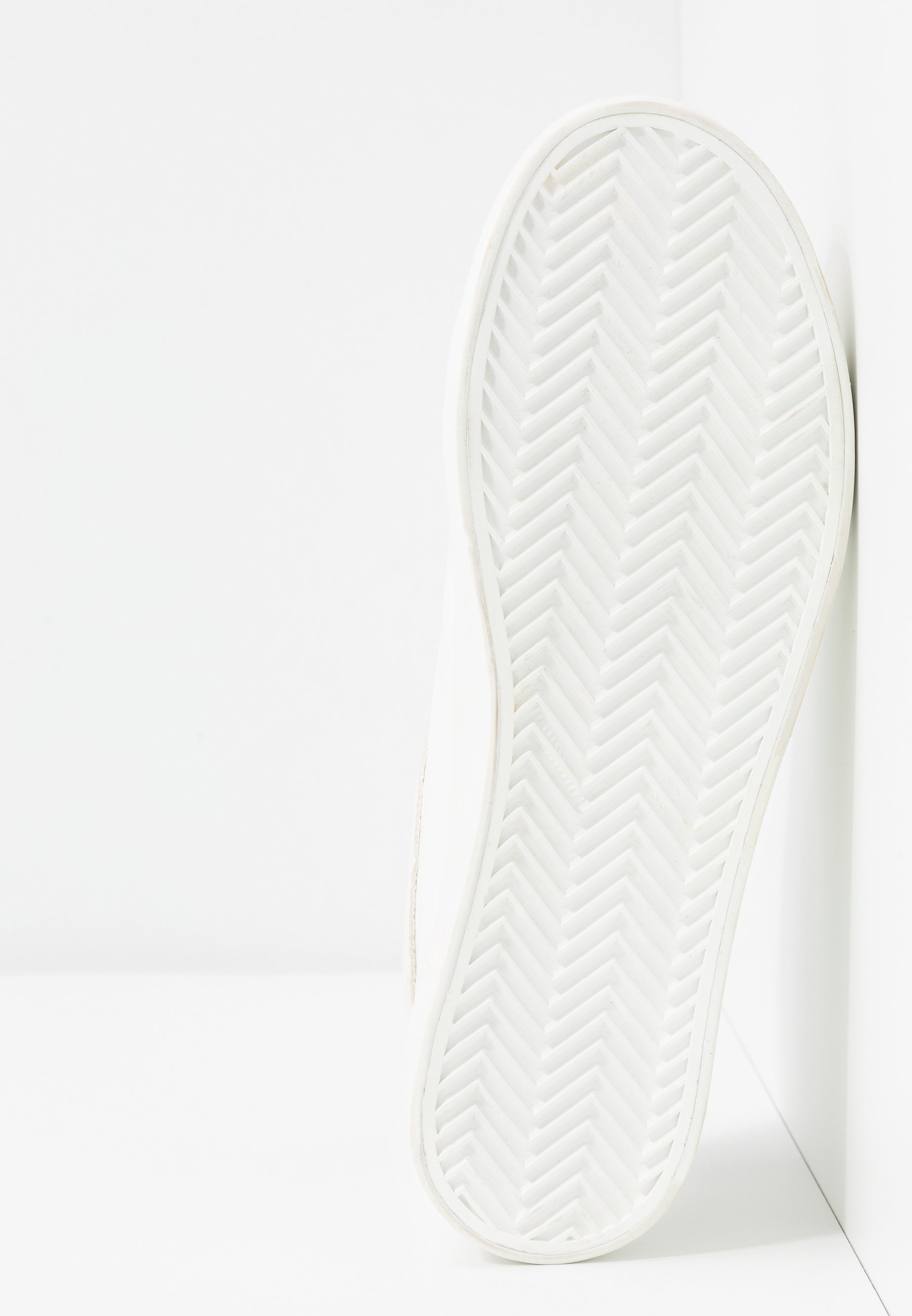 missguided platform trainers