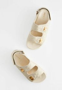 Next WO STRAP QUILTED - Riemensandalette - neutral cream