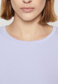 GAP Základné tričko - fresh lavender