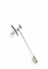 Silverfärgad metall slipsnål med en platt, avlång topp och en rak, tunn stav. Har en rundad ände för säker fästning.