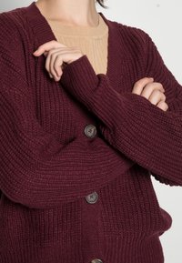 Vero Moda VMLEA V NECK CARDIGAN - Casaco de malha - port royale