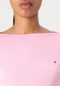 Tommy Hilfiger SLIM CODY BOAT - Long sleeved top - classic pink