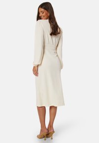 Bubbleroom STRUCTURE BUTTON MIDI DRESS - Vestito casual - white