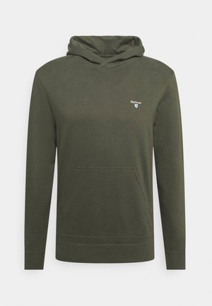 Dunkelgrüner Kapuzenpullover mit Fronttasche und kleinem Barbour-Logo auf der linken Brust, auf einem schlichten hellen Hintergrund dargestellt.