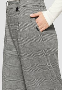 QS Broek - grau