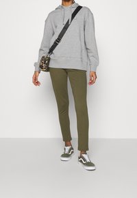KnowledgeCotton Apparel Kapuzenpullover - mottled light grey