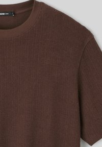 Non sélectionné, marron foncée