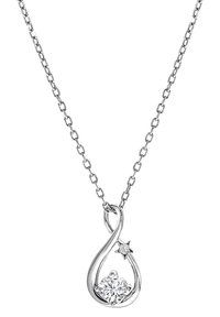 Collier en argent avec un pendentif en goutte d'eau mettant en avant un grand diamant rond central et un petit accent en diamant en forme d'étoile.