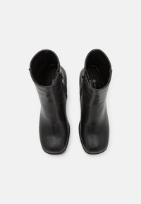 Call it Spring VEGAN IZABELLE - Stivaletti con plateau - black