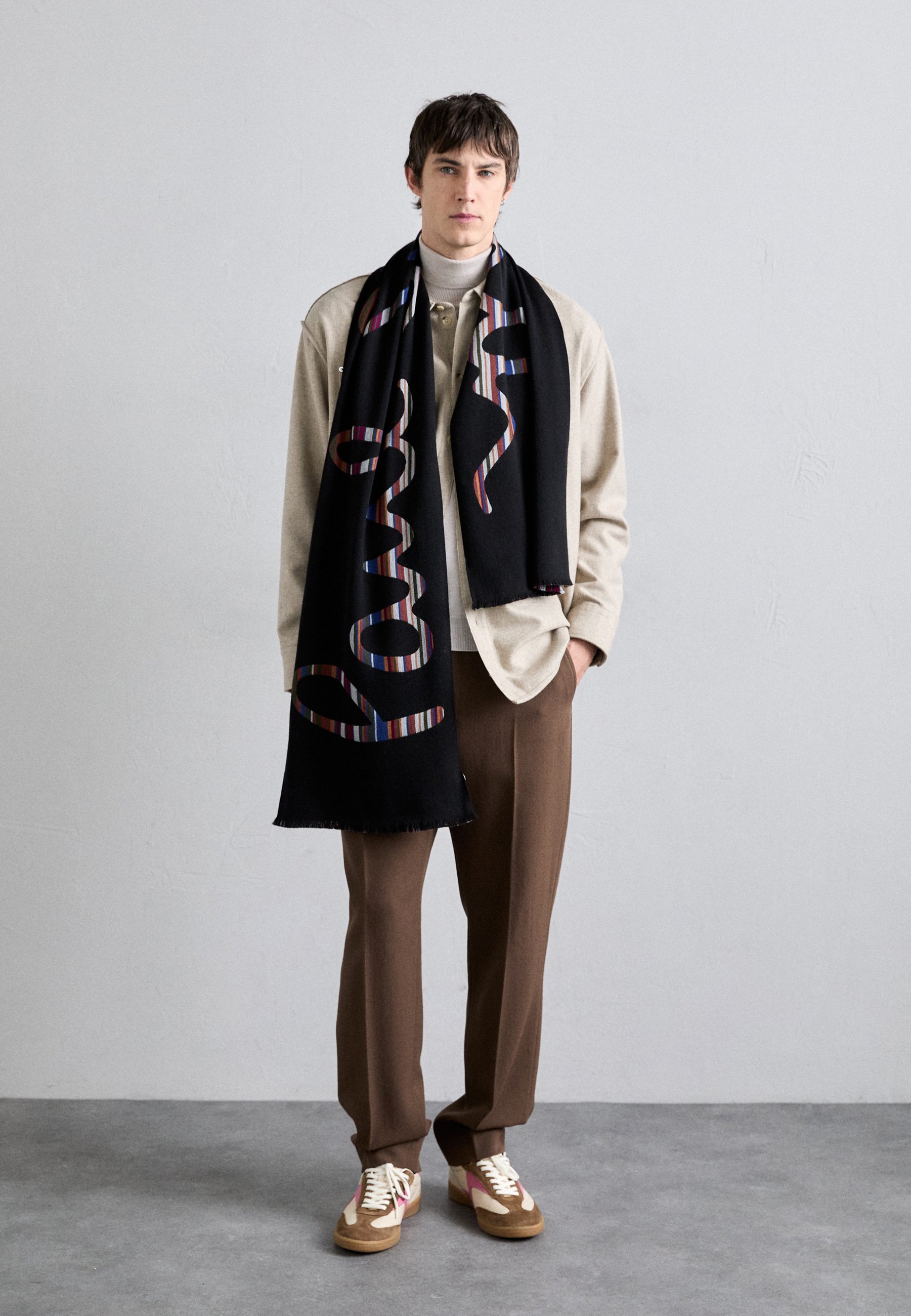最終値下げsublations FOOTBALL SCARF ASH BLACK KASURI JACQUARD FOOTBALL SCARF .10【ASH BLACK】 – SUBLATIONS