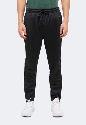 Pier One Sport by Zalando, ESSENTIAL TRAINING TAPERED FIT TRICOT JOGGER - Долнище на анцуг - black