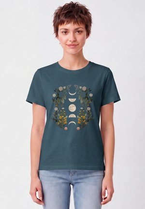 watapparel, MOONPHASES & FLOWERS - T-shirt print - stargazer