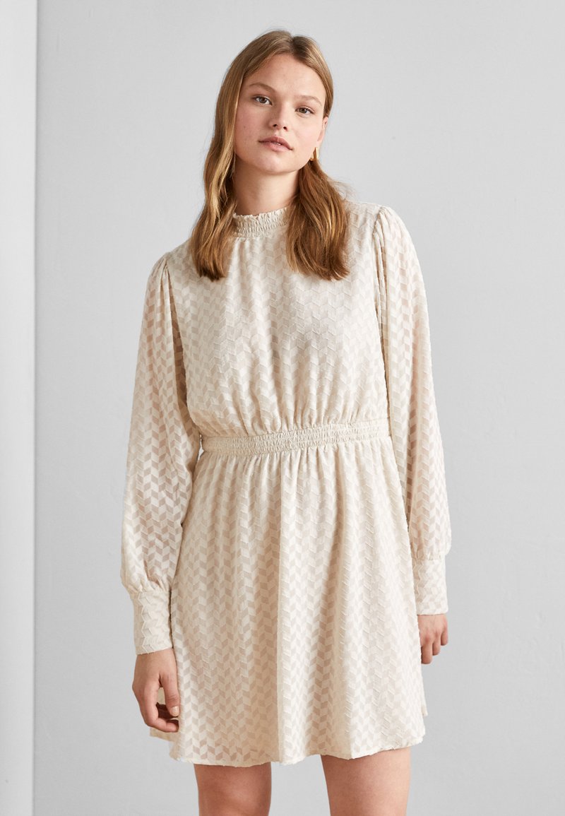 ONLY - ONLEMMERY HIGHNECK DRESS - Jurk - pumice stone, Vergroten