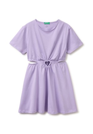 Fliederfarbenes Kleid mit kurzen Ärmeln, rundem Ausschnitt, elastischer Taille mit kleinem herzförmigem Ausschnitt und ausgestelltem Rock.