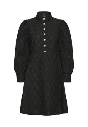 Robe noire avec un col montant, des manches bouffantes et une fermeture à boutons. Motif texturé avec des formes de diamant tout au long. Coupe décontractée.