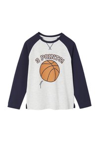 Graues Langarmshirt mit navyblauen Raglanärmeln, das ein Basketball-Graphic und den Text "3 POINTS!" in Orange und Braun zeigt. Weiches Baumwollmaterial.
