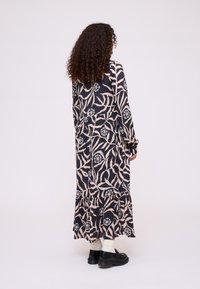 Noa Noa PHILIPPANN - Vardagsklänning - print black creme