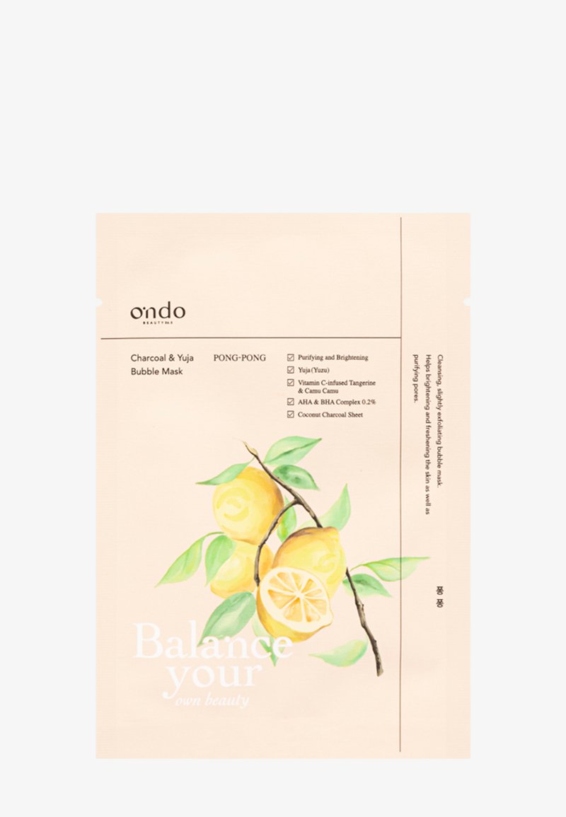 Förpackning för kol- och yuja-bubbelmask med en mjuk pastellbakgrund, prydd med citronillustrationer och vit text. Innehåller kosmetiska detaljer.