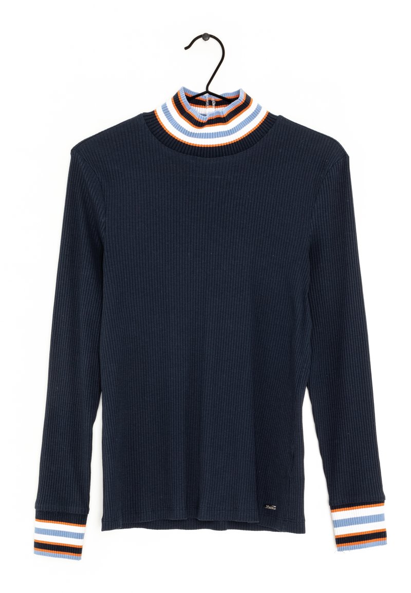 Chemise à manches longues marine avec une texture côtelée. Le col montant se distingue par des rayures rouges, orange, blanches et bleues au niveau du col et des manches.