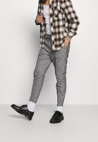 Kings Will Dream Kalhoty - grey