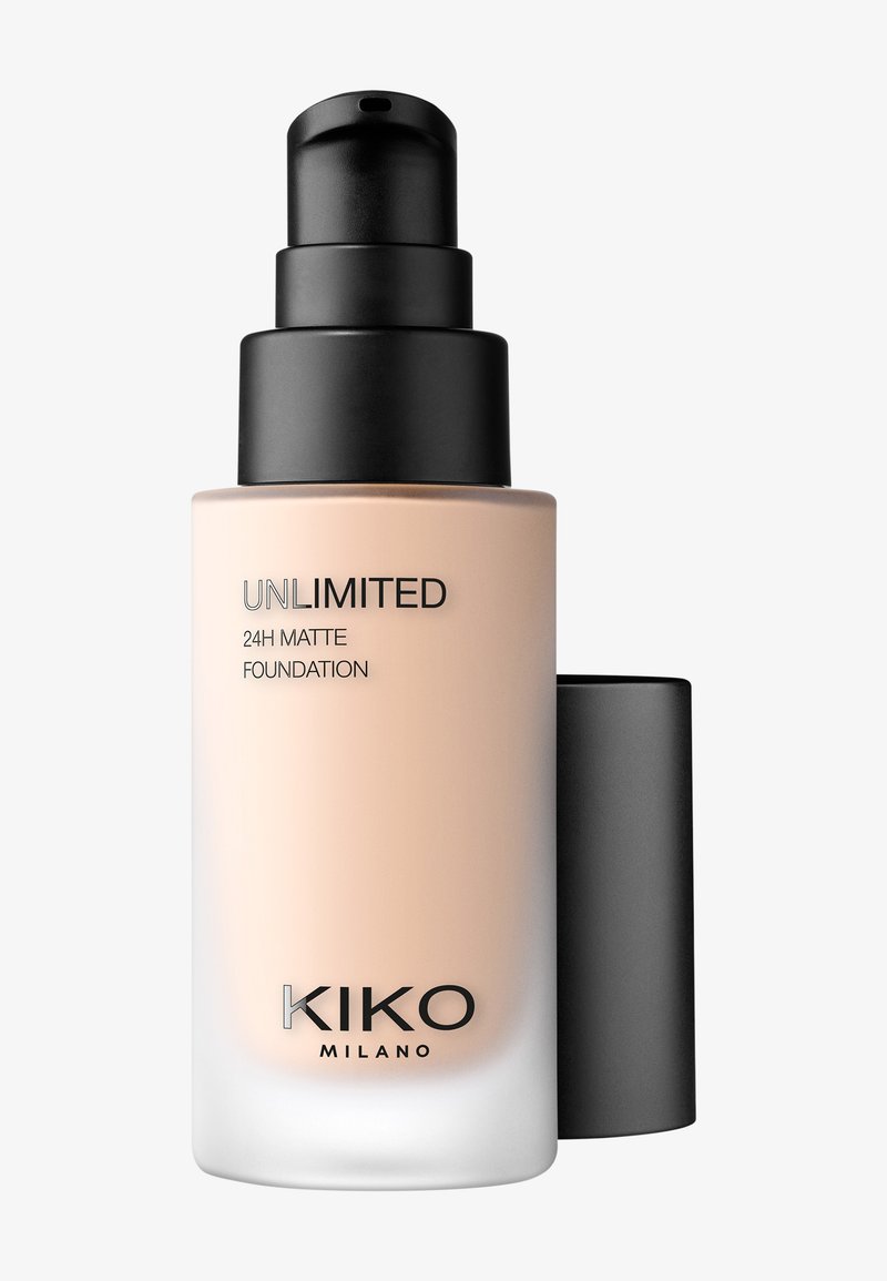 Podkład matujący KIKO Milano Unlimited 24H w przezroczystej szklanej butelce z matową czarną pompką. Butelka ma gradientowy wzór i wyraźny napis.