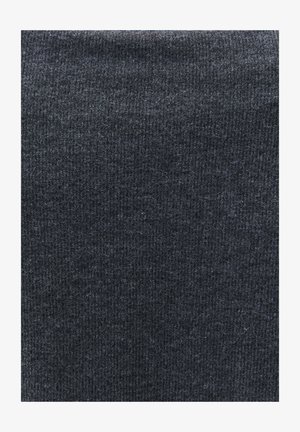 Tejido de punto gris oscuro con una textura suave, que presenta un patrón acanalado y un tejido consistente en todo el material.