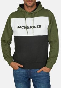 Groene, witte en zwarte hoodie. Van katoen, met een logo aan de voorkant, trekkoorden en ribgebreide boorden. Casual pasvorm met een kangoeroezak.
