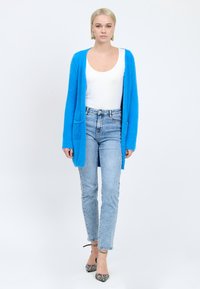 INFLUENCER FLUFFY - Cardigan - capri