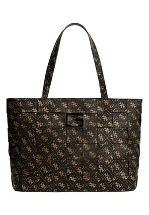 Sac fourre-tout noir avec un motif tissé de logos beige Guess et un emblème en métal "G" de Guess au centre avant.