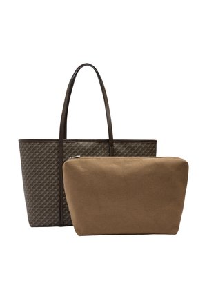 Brązowa torba typu tote z długimi uchwytami oraz gładka, jasnobrązowa kieszeń zapinana na zamek z przodu, na białym tle.