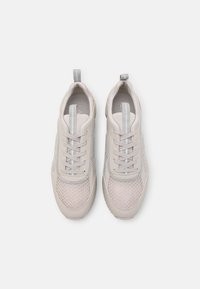 EA7 Emporio Armani LACES UNISEX - Joggesko - full silver cloud/silve