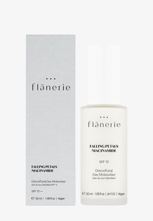 DETOXIFYING DAY MOISTURISER SPF 15 - Face cream