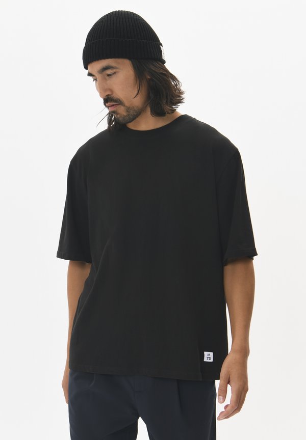 MAHUDSON - T-Shirt basic - zwart