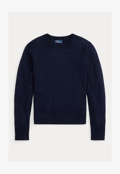 Σκούτερ μπλε ναυτικού με λαιμόκοψη crewneck, μακριά μανίκια, ριμπ μανσέτες και τελείωμα, και μικρό κεντημένο λογότυπο στο αριστερό στήθος.