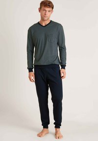 Unausgewählt, dark glen