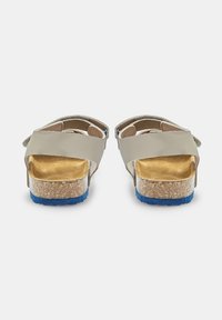 Bata Sandali - beige