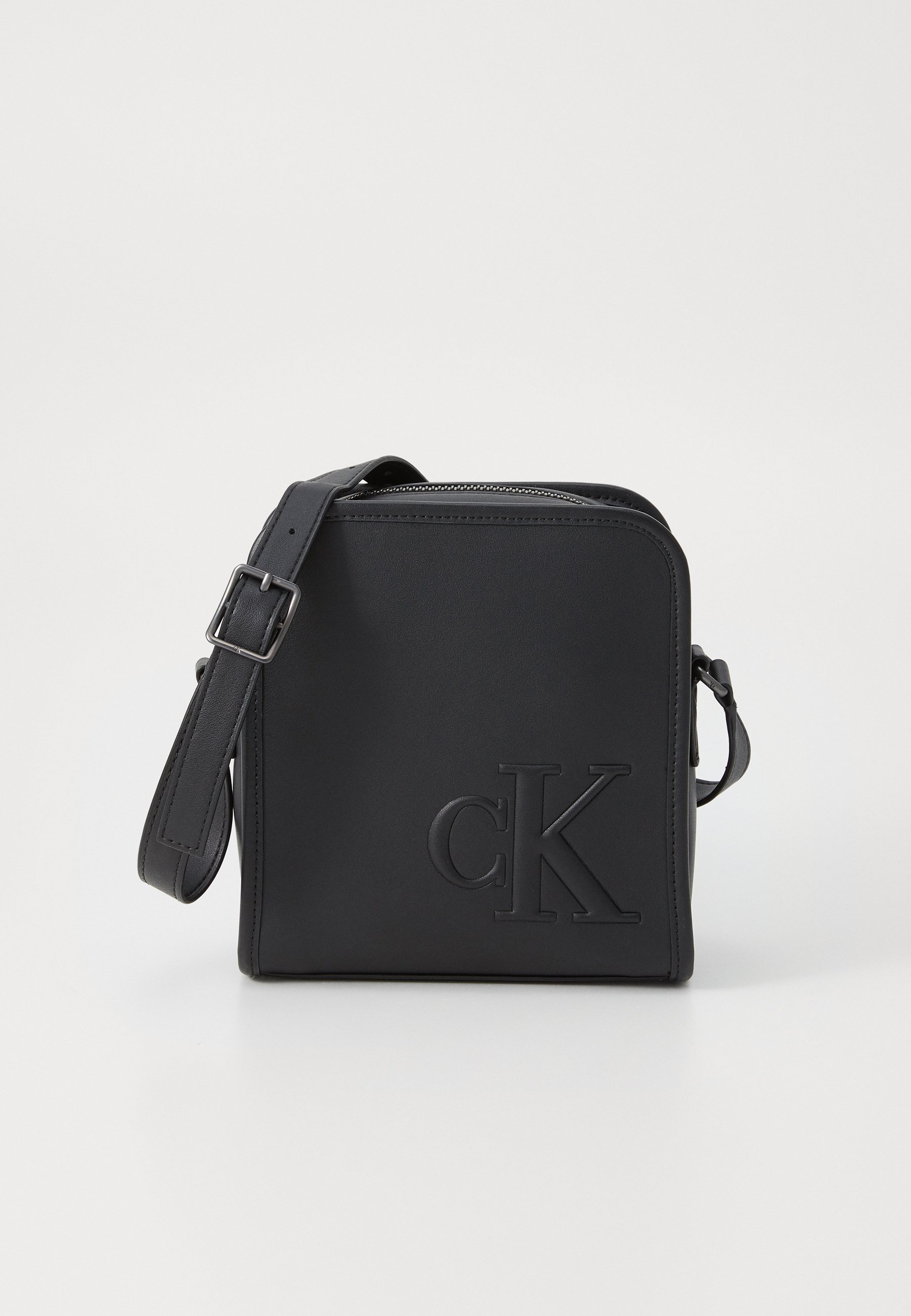 Calvin Klein Jeans SCULPTED IMPRESSION REPORTER Cross body bag