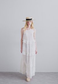 RUSLAN BAGINSKIY WHEAT SPIKES EMBELLISHED SUNBURNT CANOTIER HAT - Müts - natural straw