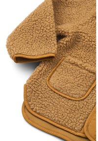 Τζάκετ από φλις σε ταμπά χρώμα με υφή στην επιφάνεια, αντίθετο πλαϊνό ρέλι και τσέπη. Μαλακό, αφράτο ύφασμα με ζεστή και άνετη όψη.