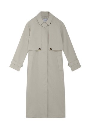 Trench bej lung cu clapetă de furtună cu nasturi, guler, curele la mâneci și buzunare laterale, prezentat pe fundal alb.