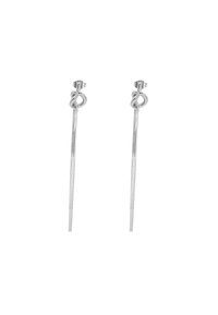 Ohrringe in Silberoptik mit einem verdrehten Design und einem kreisförmigen Akzent, elongated Form und einer strukturierten, glatten Oberfläche.