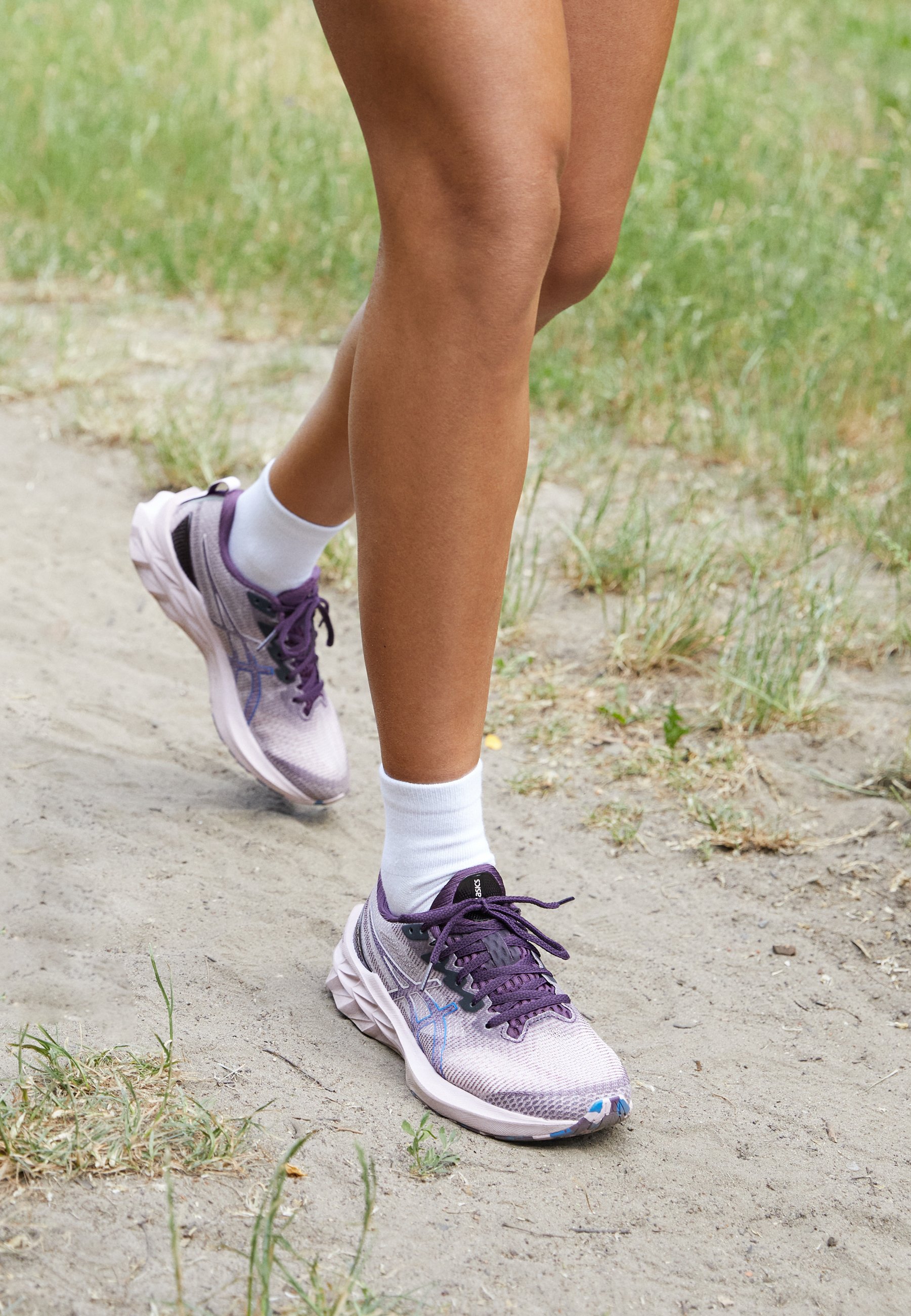 asics novablast neutral