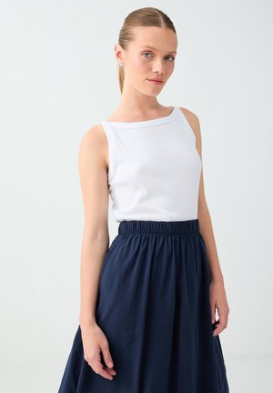 Jimmy Key, TEXTURED RIBBED CREW-NECK JERSEY TANK TOP - Top - white