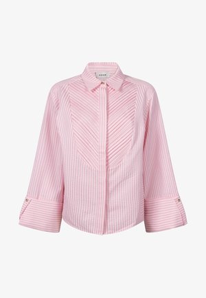 Rosa gestreiftes Hemd mit Knopfverschluss, das ein strukturiertes, geripptes Design, eine schräge Schulterpartie und breite Manschetten mit einem markanten Akzent bietet.