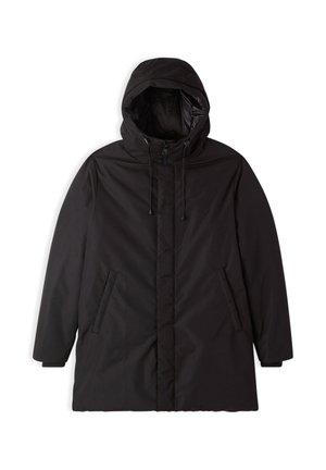 Giacca nera isolata con cappuccio, zip frontale, cordini regolabili e due tasche laterali. Tessuto esterno liscio, design casual.